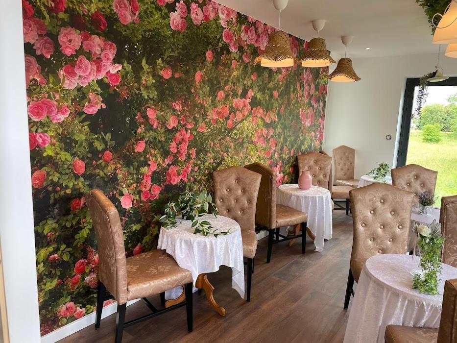 Basel Airport Garden Hotel Blotzheim Bagian luar foto